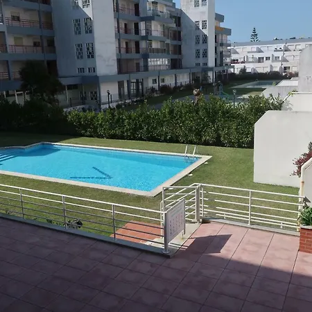 Apartamento Com Piscina Perto Da Praia *