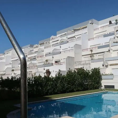 Apartamento Com Piscina Perto Da Praia *