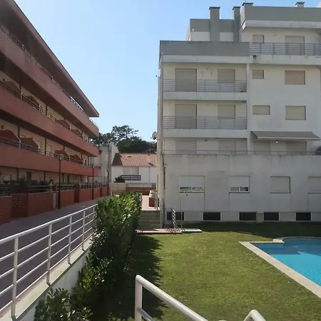 Apartamento Com Piscina Perto Da Praia Apartamento *